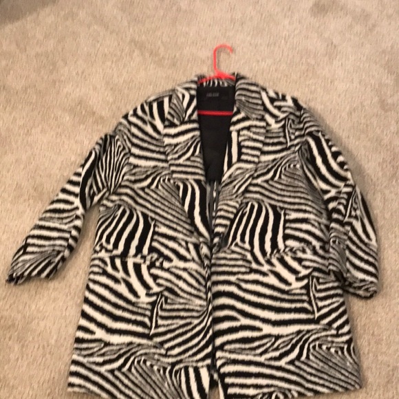 ZARA *** Fabulous animal print jacket - Picture 2 of 4